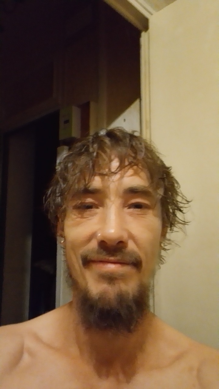 Valentyn, 38 ans, Navarrenx